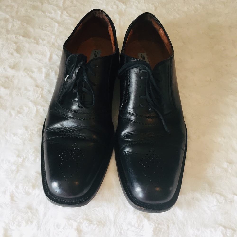 Johnston & Murphy Black Leather Oxfords. Size 12M